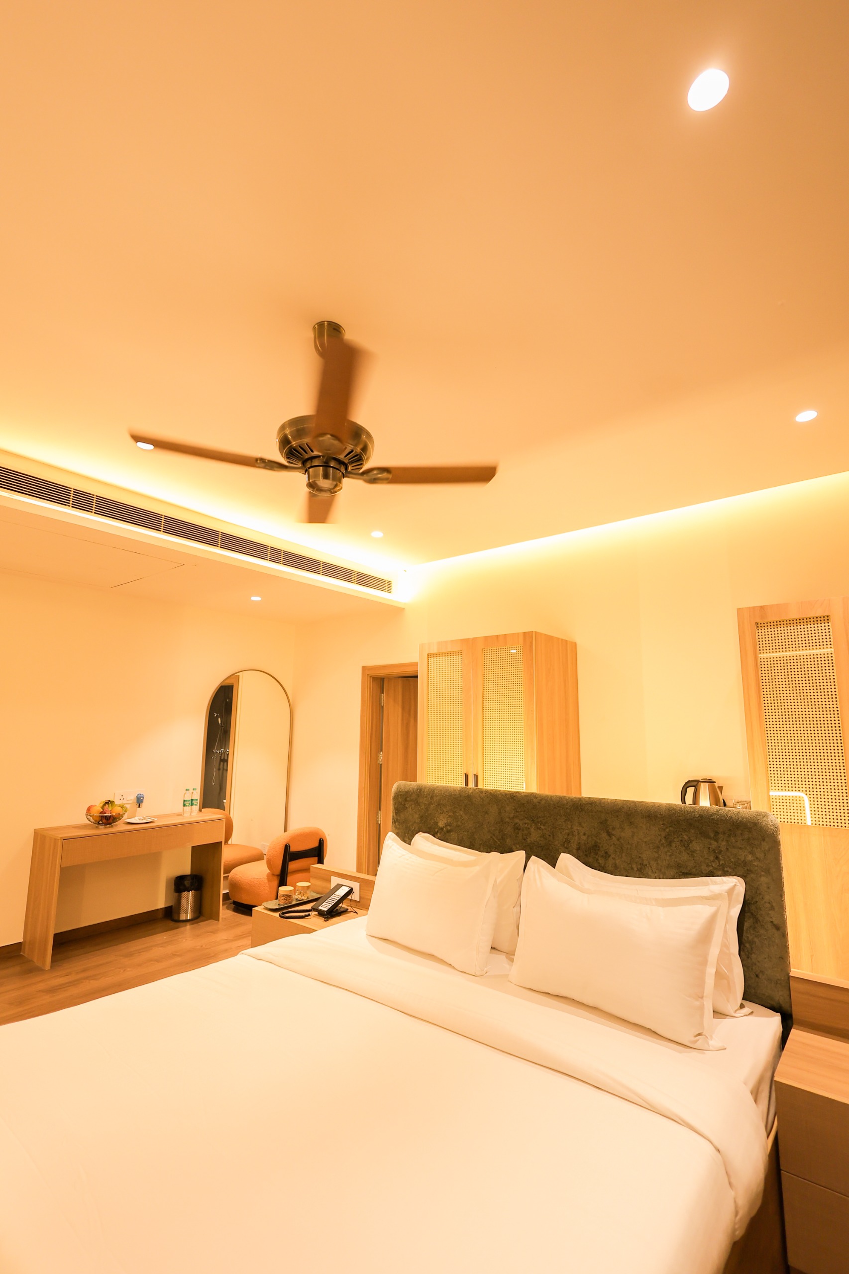 Suite secondary image