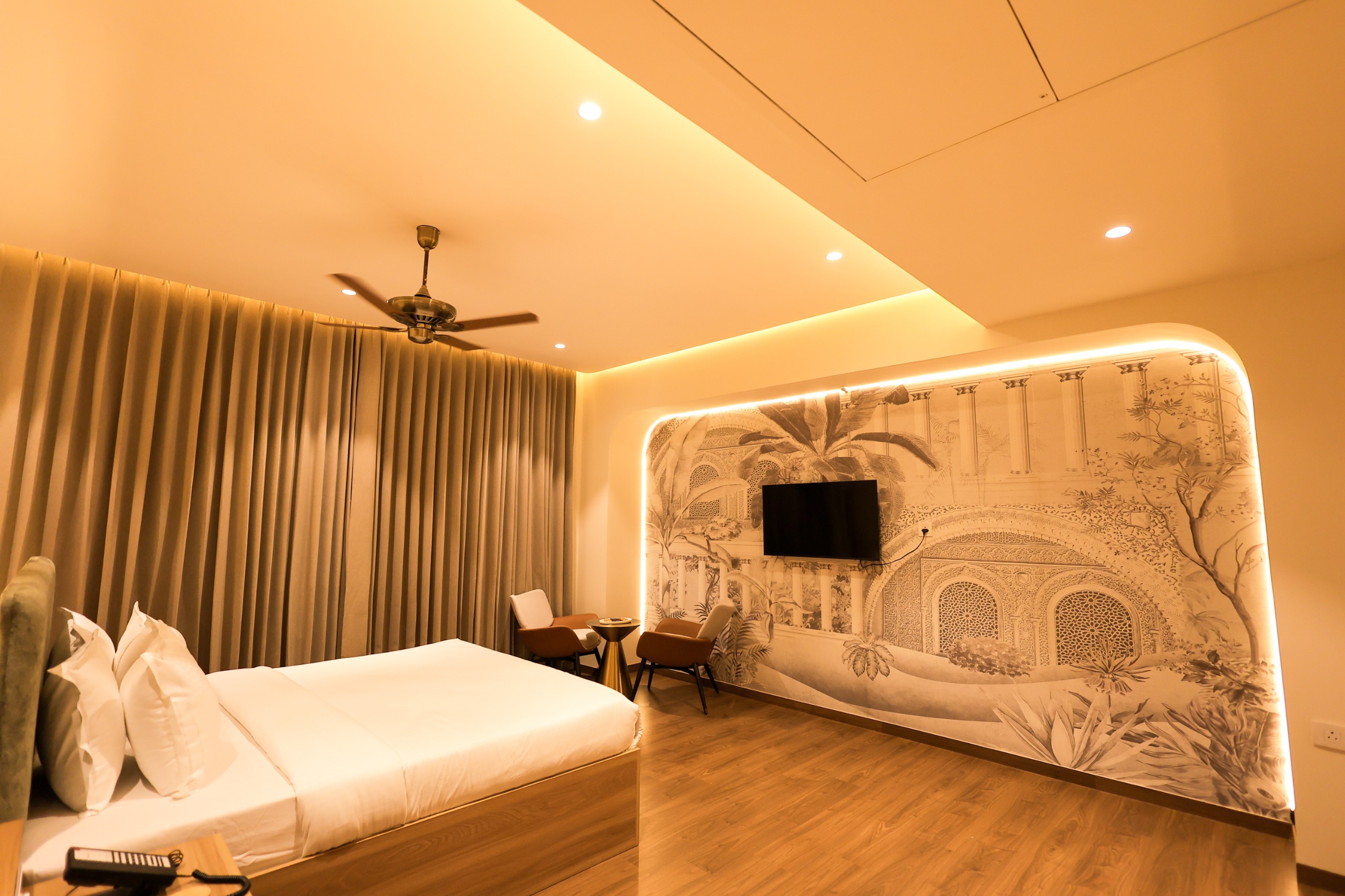 Suite secondary image